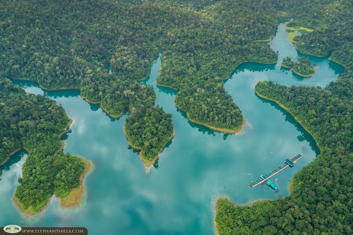 Schwimmendes Rainforest Camp am Cheow Larn Stausee im Khao Sok Nationalpark 