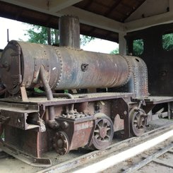 alte Lokomotive auf Don Khone Südlaos