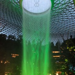 Wasserfall am Changi Airport Singapore