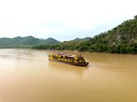 Anouvong Boutiqueschiff Heritage Line unterwegs am Oberer Mekong in Laos