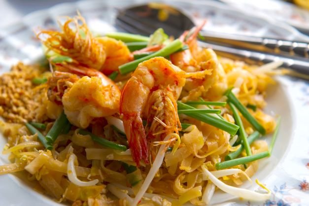 Pad Thai - berühmtestes Thaigericht mit Reisnudeln