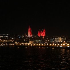 Baku bei Nacht