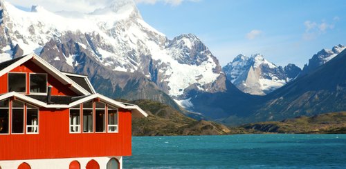 Haus am Pehoe Lake Torres del Paine Nationalpark bei Punta Arenas