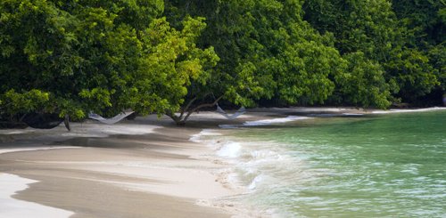 Strand des Gaya Island Resort Malaysia Borneo