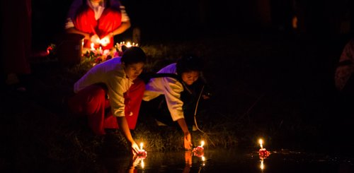 Krathong - schwimmende Bananenblattschiffchen